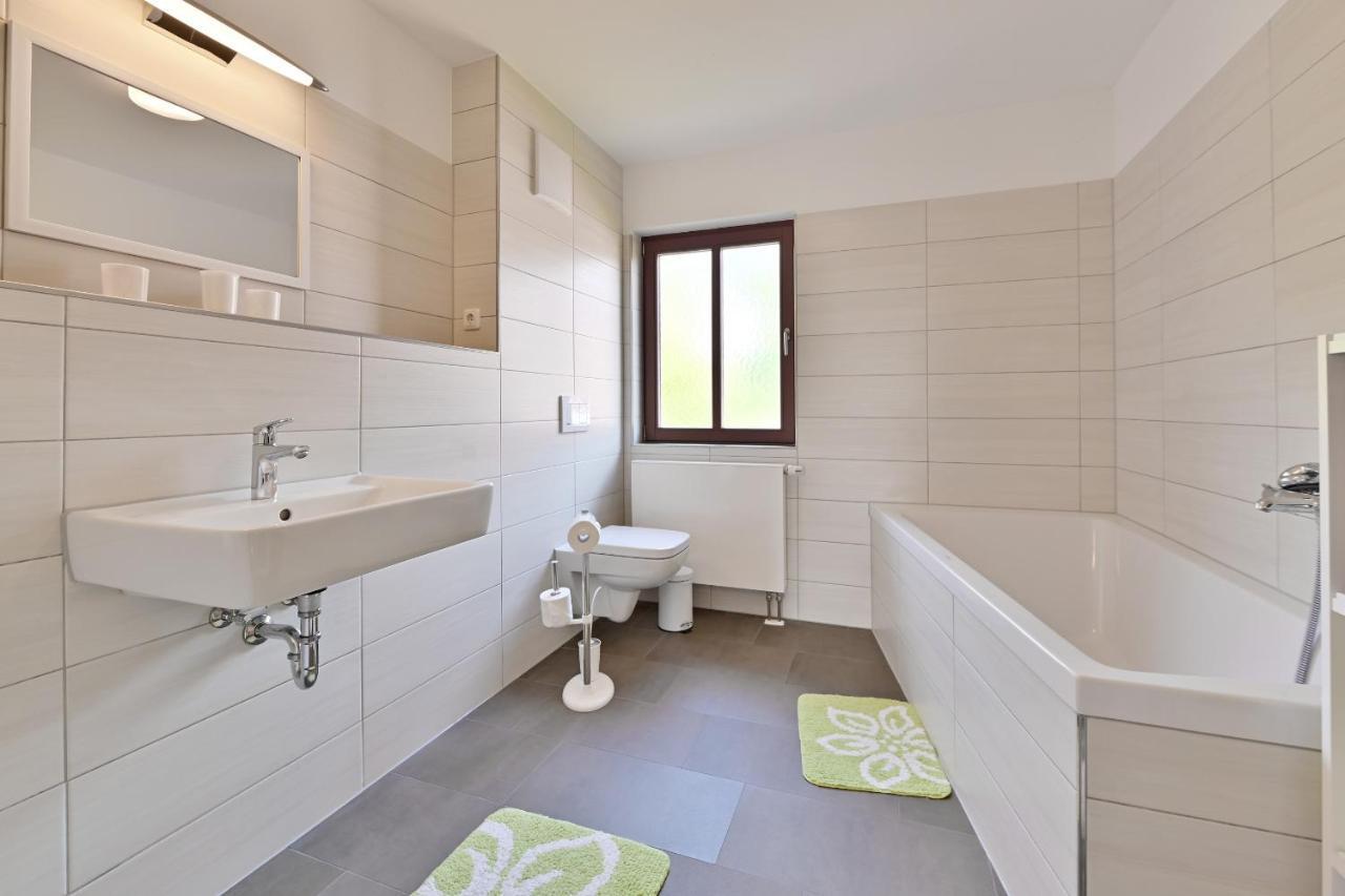 Reetdachhaus "Treibholz" Villa Wiek auf Ruegen Luaran gambar