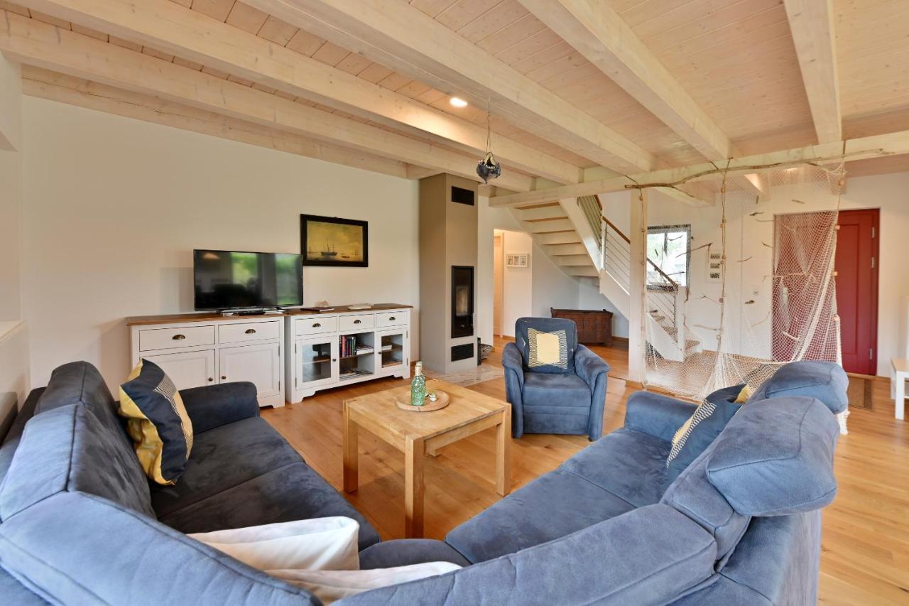 Reetdachhaus "Treibholz" Villa Wiek auf Ruegen Luaran gambar