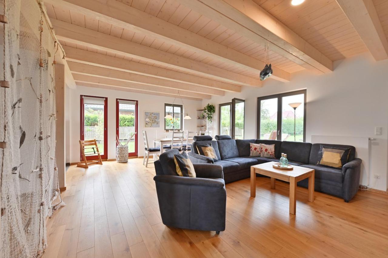 Reetdachhaus "Treibholz" Villa Wiek auf Ruegen Luaran gambar